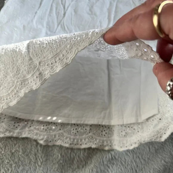 Like New Baby Girl Short Sleeve Peasant Top White Eyelet Hem Accent Sz 3T - Picture 6 of 6